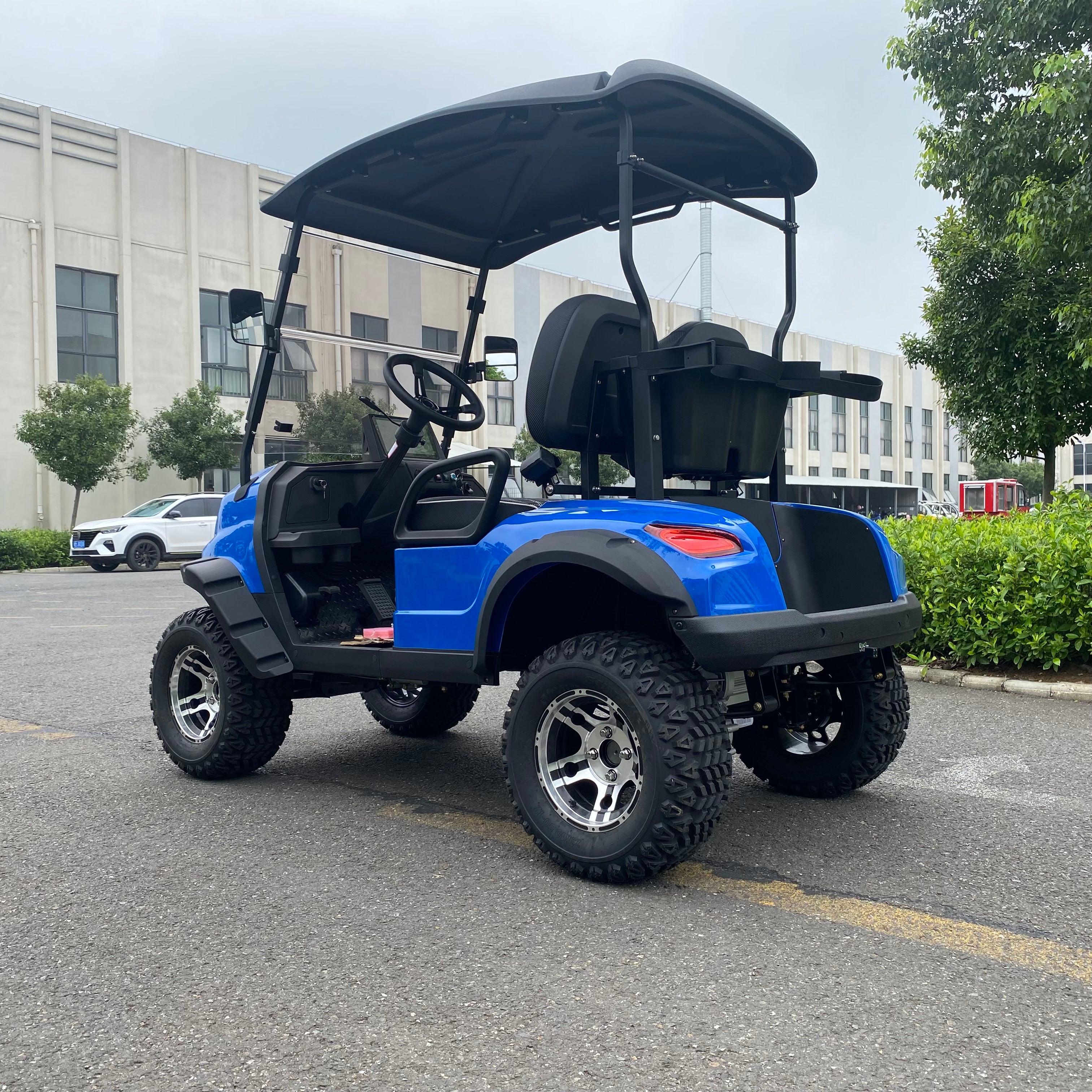 The Carts Club Venture Lifted Electric Golf Cart